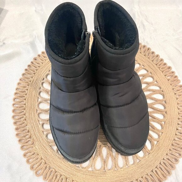 UGG Women's Ridge Mini Snow Boot Black Suede Size 8 - Picture 3 of 11